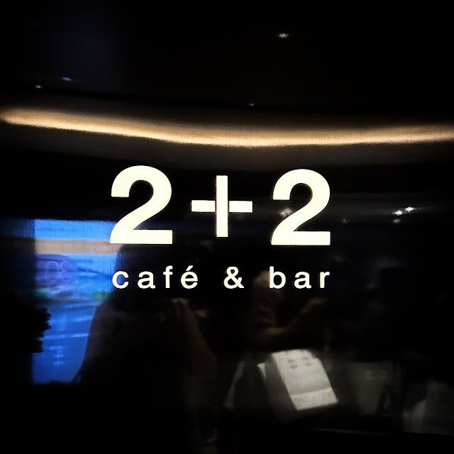 2+2 café & bar